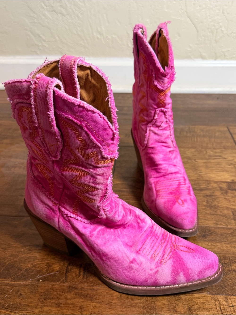 dingo Pink Western Heeled Boots